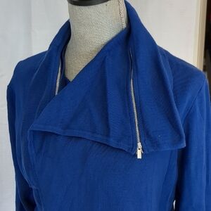 Stylish Blue Jacket with Zipper Detail